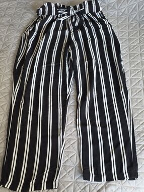 Rue21 Black & White Striped Paperbag Waist Wide-Leg Pants